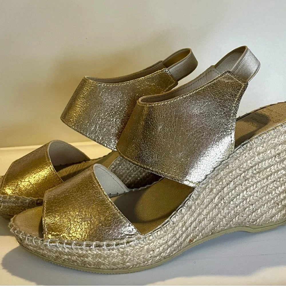 Andre Assous Metallic Platinum Rebecca Espadrille Platform Sandals Size 9.5